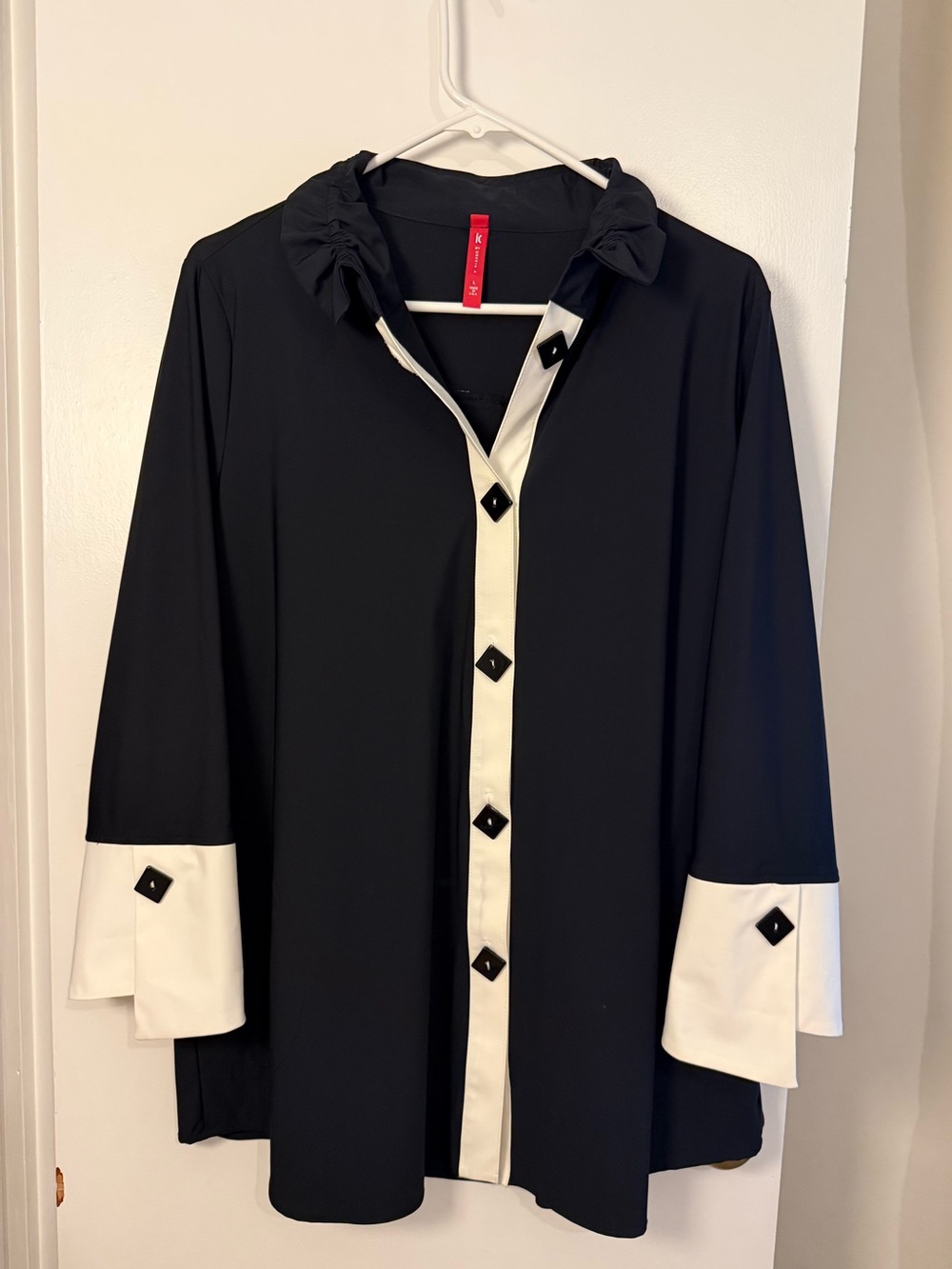 IC by Connie K Black White Contrast Ruffle Collar Tunic Blouse Size L